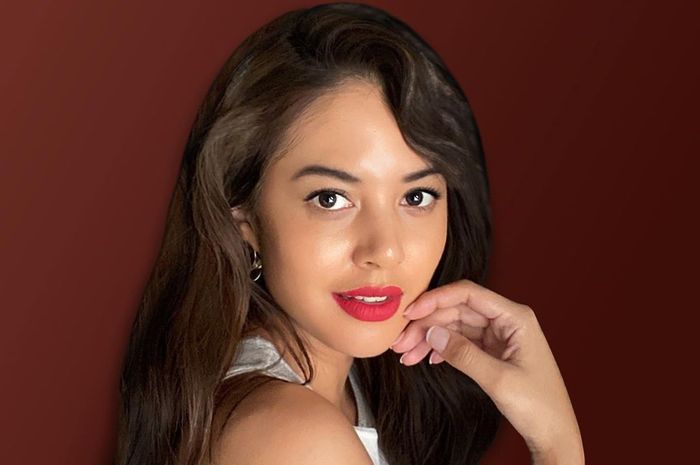 Inpirasi Warna Lipstik Untuk Kulit Sawo Matang Ala Aurelie Moeremans