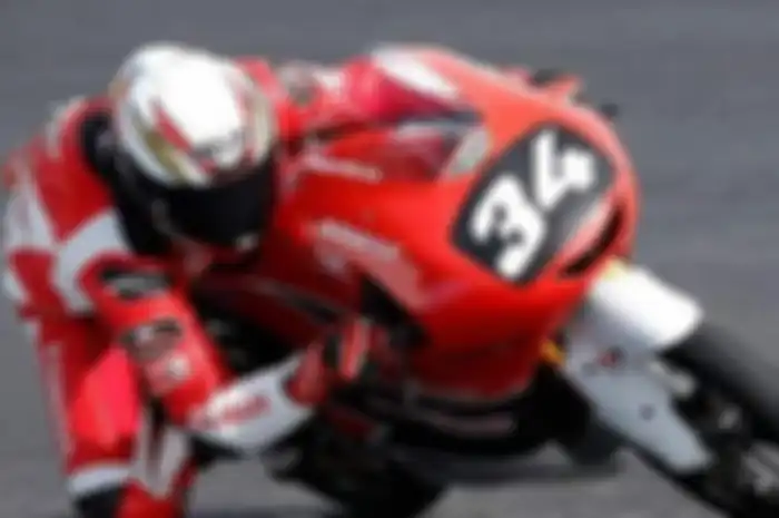 Mario Suryo Aji tampil solid di debut FIM CEV Moto3 di Estoril di kondisi trek basah, (7/4/2019)