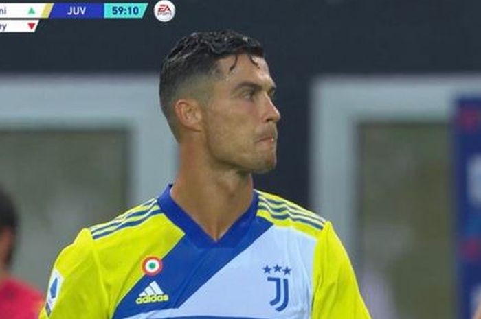 Ekspresi megabintang Juventus, Cristiano Ronaldo, dalam laga Liga Italia kontra Udinese di Stadion Dacia Arena, Minggu (22/8/2021).