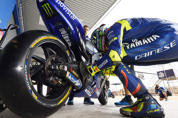 Motor MotoGP memakai jenis ban slick tyre