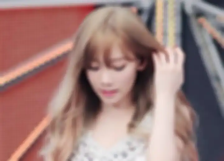 Taeyeon blonde hair