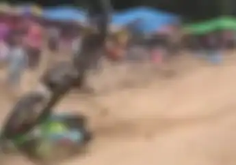 Horor! Video Detik-detik Pembalap Grasstrack Kecelakaan Setelah jumping