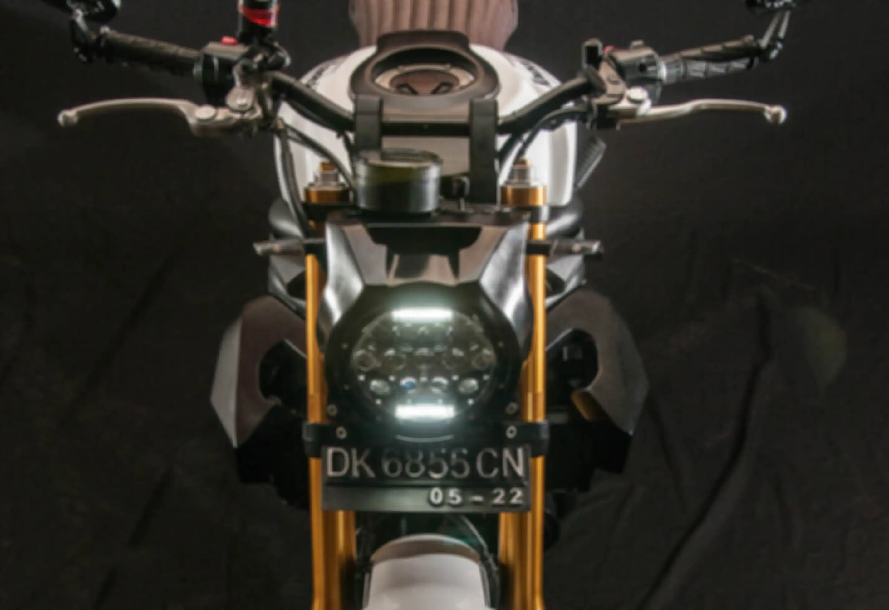 Penerangan depan andalkan Daymaker Jeep Wrangler Rubicon