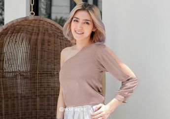 Biasa Terlihat Santai, Jessica Iskandar Tampil Anggun Dengan Kebaya Modern yang Curi Perhatian