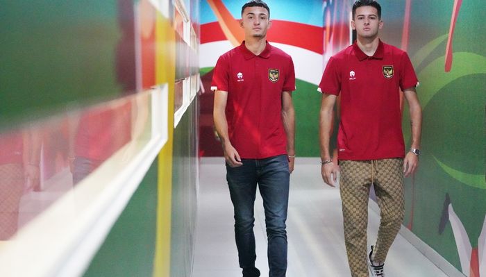 Dua calon pemain naturalisasi timnas U-20 Indonesia Ivar Jenner dan Justin Hubner saat berada di kantor PSSI, Senin (24/10/2022).