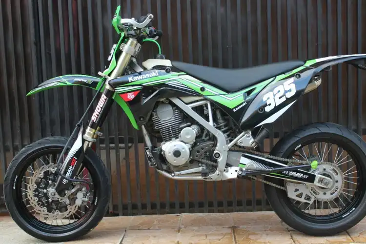 Member Kracker Rela Absen Turing Demi Bikin Supermoto Keren!