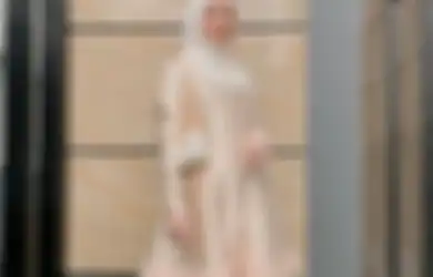 5 Model Tunik Lebaran Modis ala Nissa Sabyan. Bisa Kita Tiru Nih!