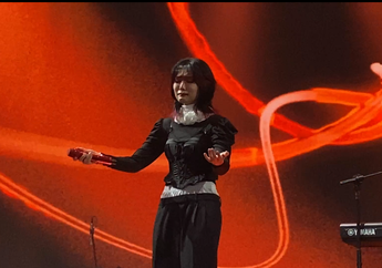 Tangisnya Pecah, Isyana Sarasvati Persembahkan Lagu 'Terima Kasih Dariku' Untuk Vidi Aldiano