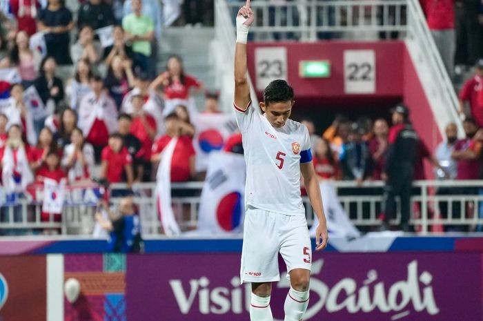 Selebrasi pemain timnas U-23 Indonesia, Rizky Ridho usai mengalahkan Korea Selatan dalam perempat final Piala Asia U-23 2024 di Stadion Abdullah bin Khalifa, Kamis (25/4/2024).