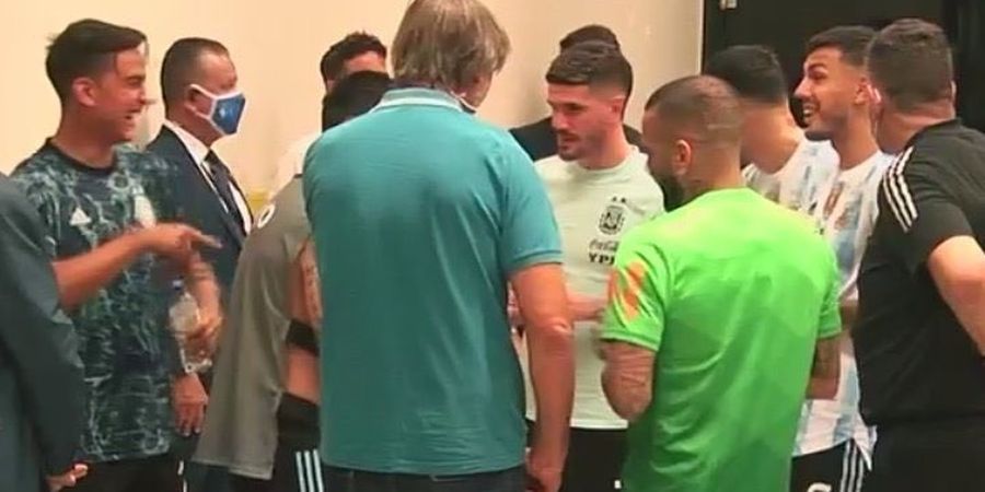 Dybala Asik Ngetawain Messi di Tengah Keributan Laga Brasil Vs Argentina