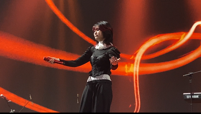 Isyana Sarasvati di kawasan Senayan, Jakarta Pusat pada Sabtu (7/3/2026) malam.