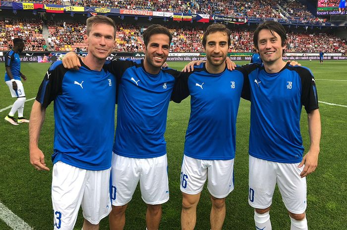 Mantan pemain Arsenal  (dari kiri ke kanan) Alexander Hleb, Cecs Fabregas,  Mathieu Flamini, Tomas Rosicky.