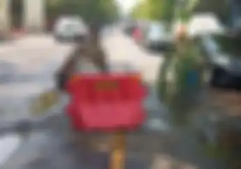 Street Manners: Jalan Berlubang Jangan Asal Pasang Rambu, Ini Aturannya