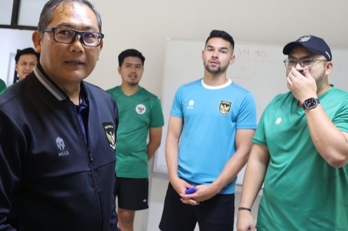 Manajer timnas Indonesia, Sumardji jadi motivator para pemain setiap hari jelang FIFA Matchday.