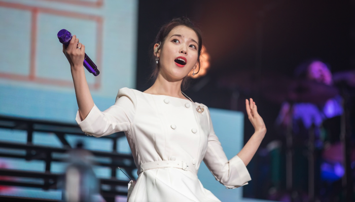 IU