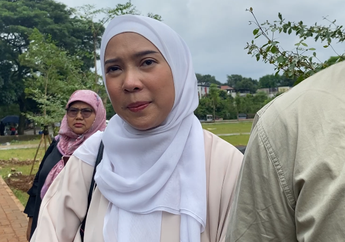 Fitri Tropica Ziarah ke TPU Tanah Kusir, Berikan Dukungan Kepada Orang Tua Vidi Aldiano