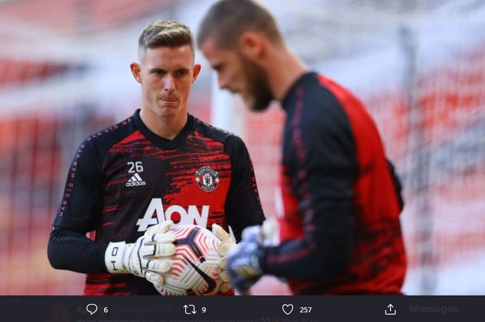 Dean Henderson dan David de Gea dalam sesi latihan Manchester United.