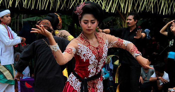 Penari Ronggeng Gunung.