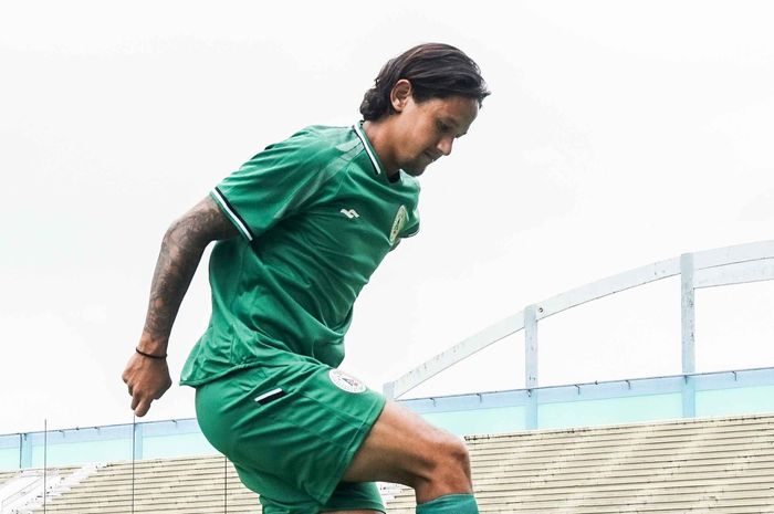 Irfan Bachdim saat diperkenalkan sebagai pemain baru PSS Sleman pada Rabu (12/2/2020)