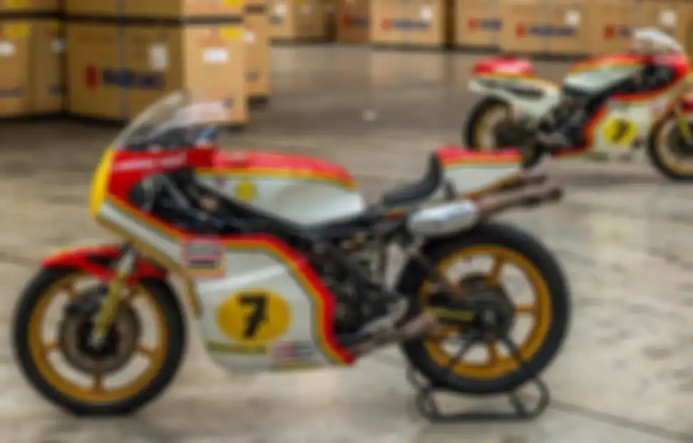Suzuki RG500 tunggangan Barry Sheene di Grand Prix 500 tahun 1976