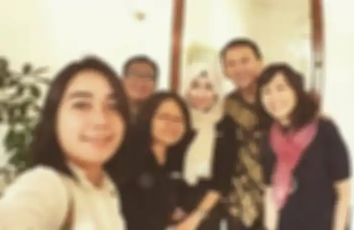 Foto asli Ahok dan Veronica Tan bersama Puput Nastiti Devi.