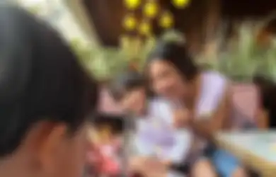 Anak Sammy Simorangkir Foto Gempi Pakai HP, Gisel Berani Bongkar Alasan Cerai dari Gading Marten, Ujung-ujungnya Duit?