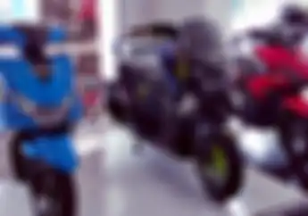 Penasaran Enggak, Berapa Sih Isi Tangki Bensin Motor Baru yang Dikirim dari Dealer?