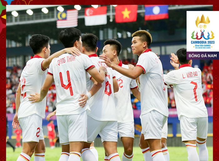 Pemain timnas U-22 Vietnam merayakan gol yang tercipta ke gawang Singapura pada SEA Games 2023.
