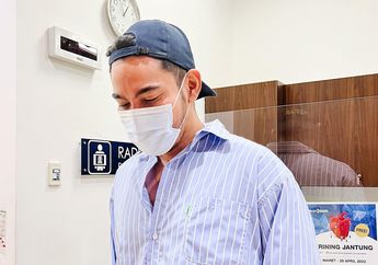 Pakai Kemeja Putih yang Sedikit Nerawang, Robby Purba Bongkar Fakta Mengejutkan Ini hingga Kabarkan Penyakit Tumor Payudaranya Kembali Aktif