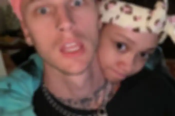 Machine Gun Kelly dan Putrinya, Casie