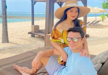 Masih Tetap Hangat bak Pengantin Baru meski Kini Sudah Miliki Dua Anak, Titi Kamal Pamer Makan Malam Romantis Bareng Christian Sugiono, Sandra Dewi: Mesra Terus!