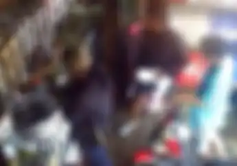 Gara-gara Salah Beli As Sokbreker, Pemotor Ngamuk Pukul Penjaga Toko, Darah Berceceran