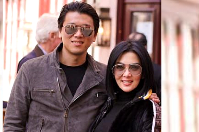 Syahrini dan Reino Barack