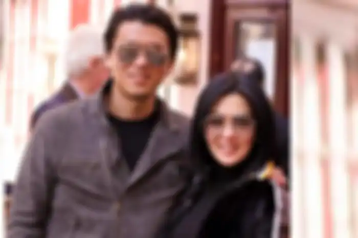 Syahrini dan Reino Barack