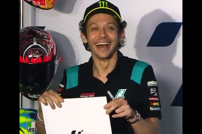Prediksi Juara MotoGP 2021, Sambil Ketawa Valentino Rossi Malah Pilih Pembalap Ini