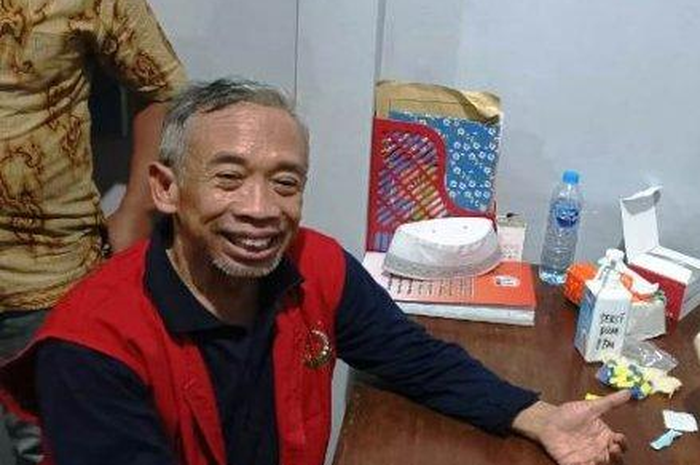 Pelawak Nurul Qomar harus merasakan hidup di balik jeruji besi usai terjerat kasus pemalsuan ijazah. 