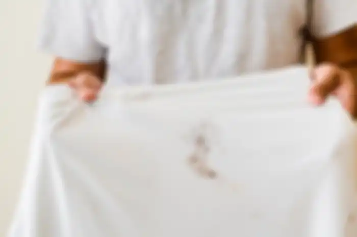 Trik mudah menghilangkan noda di baju