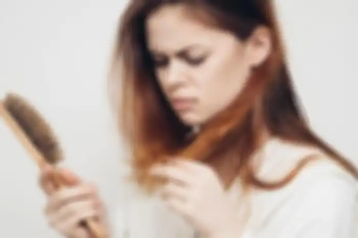 Cara mengatasi rambut rusak dengan hair care di bawah Rp 50 ribu. 