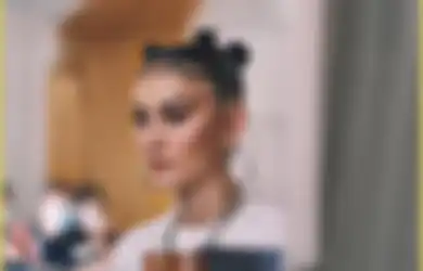 Kabar Kedekatannya dengan Ariel NOAH Baru Saja Berlalu, Agnez Mo Justru Kepergok Tengah Dipangku Mesra Sosok Pria Ini, Ternyata Begini Hubungan Keduanya