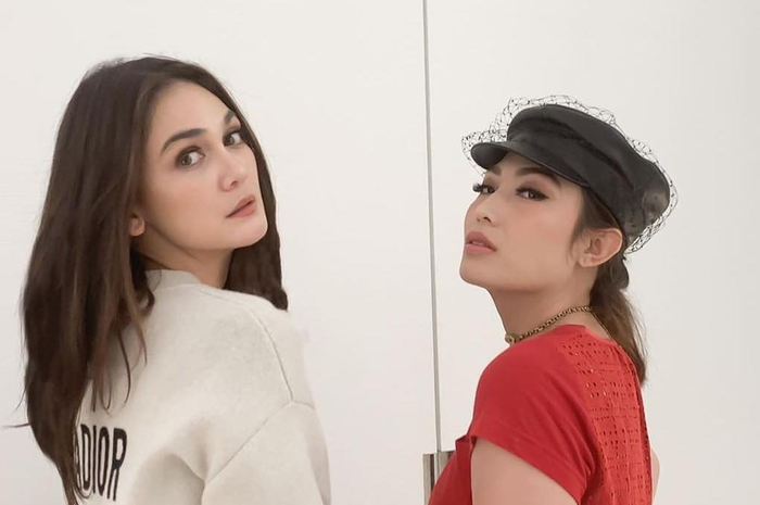 Luna Maya dan Ayu Dewi