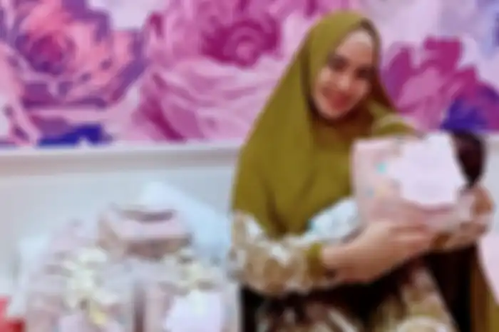 Kartika Putri dan baby Khalisa