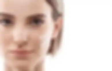 Cara yang Benar Mengatasi Foundation Terlalu Putih, Bye Muka Abu-abu