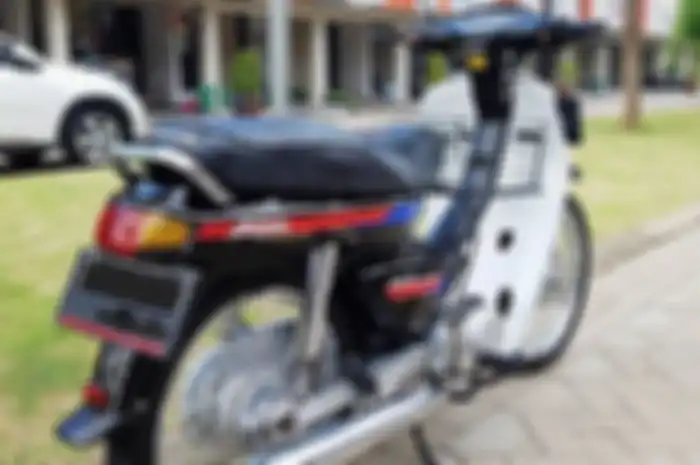 Honda Legenda bodi Astrea Grand dijual.