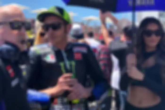 Valentino Rossi bersama Silvano Galbusera (crew chief) ungkap sirkuit Jerez bakal jadi pembuktian perkembangan motor Yamaha M1 musim ini
