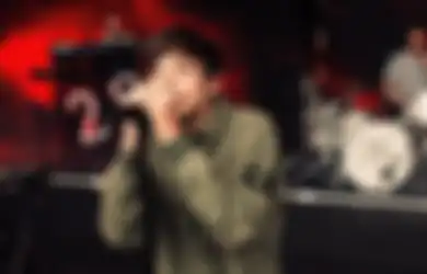 Begini Kronologi Louis Tomlinson yang Patah Tulang Kelar Konser