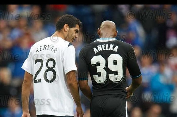 Salim Kerkar bersama Nicolas Anelka