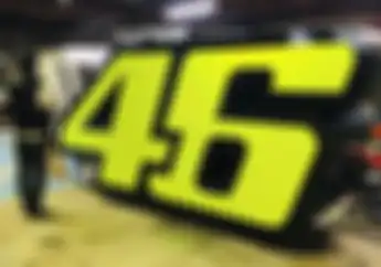 Ada Apa Nih? Nomor Valentino Rossi Ukuran Raksasa Dipajang di MotoGP Jepang 2019