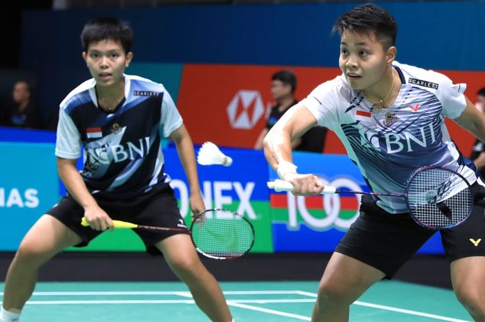 Pasangan ganda putri Indonesia, Apriyani Rahayu/Siti Fadia Silva Ramadhanti, pada babak pertama Malaysia Open 2023 di Axiata Arena, Kuala Lumpur, Selasa (10/1/2023).