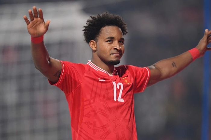 Striker naturalisasi Timnas Vietnam Rafaelson (Nguyen Xuan Son) mencetak brace dalam laga debutnya saat melawan Myanmar di ASEAN Cup 2024.