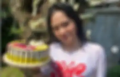 Intip Momen Ultah Tissa Biani, Dapat Kue Hingga Lemparan Tepung!
